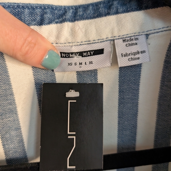 106.NWT Denim NOISY MAY Blue and White Striped Button-Up Shirt - Picture 3 of 7
